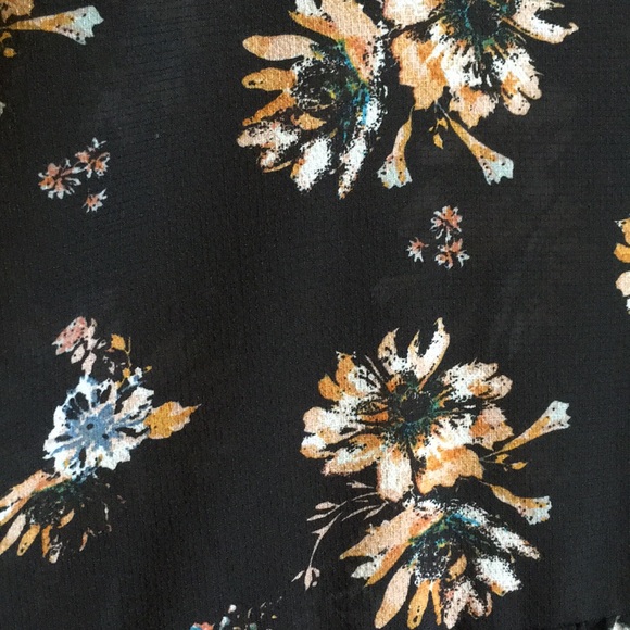 Fall Top size L xhilaration, only worn once! - Picture 2 of 3